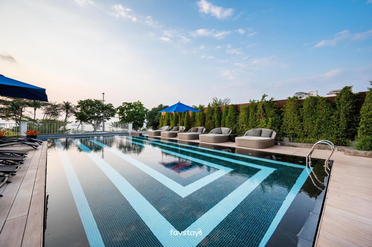 Mera Mare Pattaya Beach And Resort Exterior photo